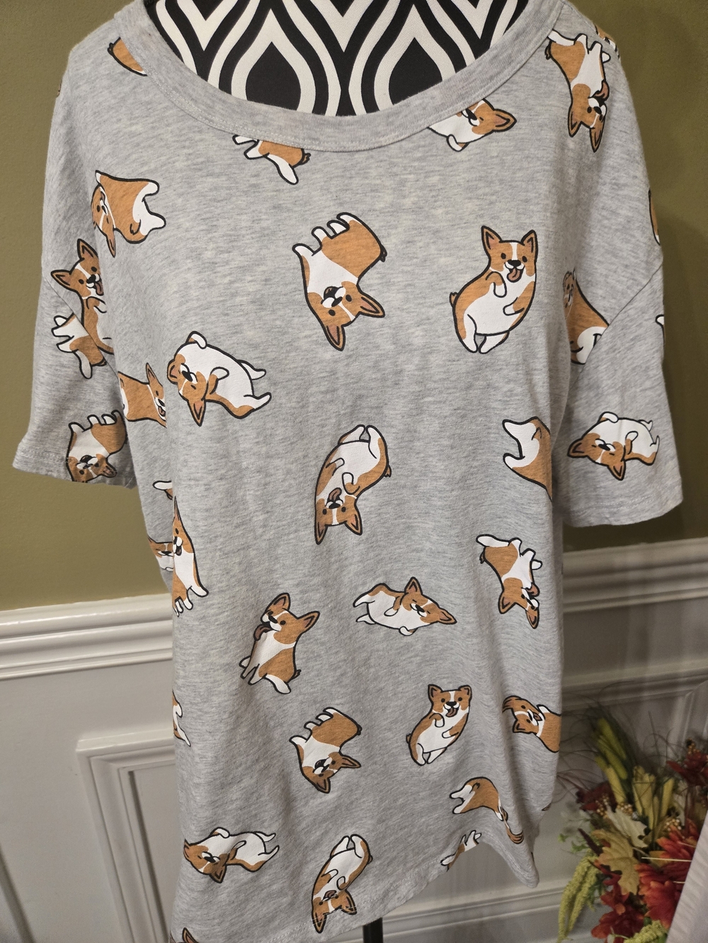 Zoe + Liv Short Sleeve Gray Corgi Print Pet Lover Tee - Unbranded XL